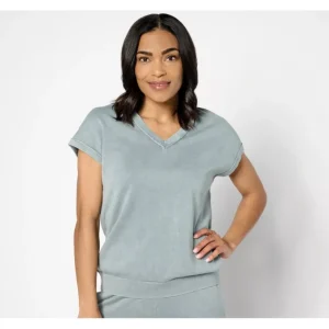 Dresses<Barefoot Dreams 100% Cotton Sunbleached Reverse Seam Vest - a world of fashionable women's clothing, including a wide selection of dresses and trendy accessories.