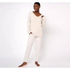 Fashion<Barefoot Dreams Regular CozyChic Lite Pullover Lounge Pant Set - a world of fashionable women's clothing, including a wide selection of dresses and trendy accessories.
