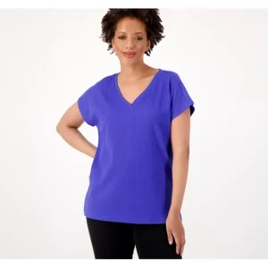 Belle by Kim Gravel Packabelle V Neck Tee - a world of fashionable women's clothing, including a wide selection of dresses and trendy accessories.> Hat