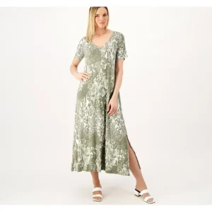 Belle by Kim Gravel Regular Print or Solid V-Neck Maxi Dress - a world of fashionable women's clothing, including a wide selection of dresses and trendy accessories.> Hat