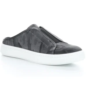Bos. Co. Camo Suede/Elastic Mules Rodos-C - a world of fashionable women's clothing, including a wide selection of dresses and trendy accessories.> Hat