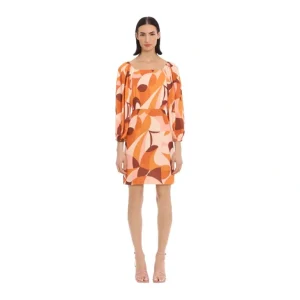 Donna Morgan Geo Printed Short Dress - a world of fashionable women's clothing, including a wide selection of dresses and trendy accessories.> Hat
