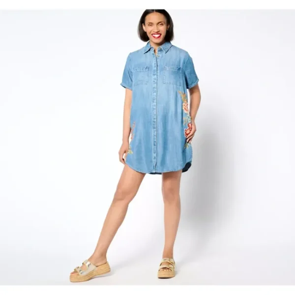 Dresses<Driftwood Jeans Embroidered Short Sleeve Mabel Dress - Maui - a world of fashionable women's clothing, including a wide selection of dresses and trendy accessories.