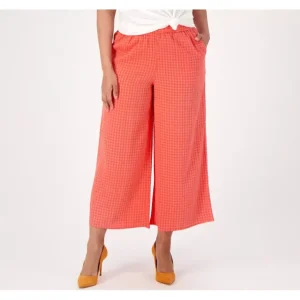 Girl With Curves Petite Pull On Culotte Pant - a world of fashionable women's clothing, including a wide selection of dresses and trendy accessories.> Hat