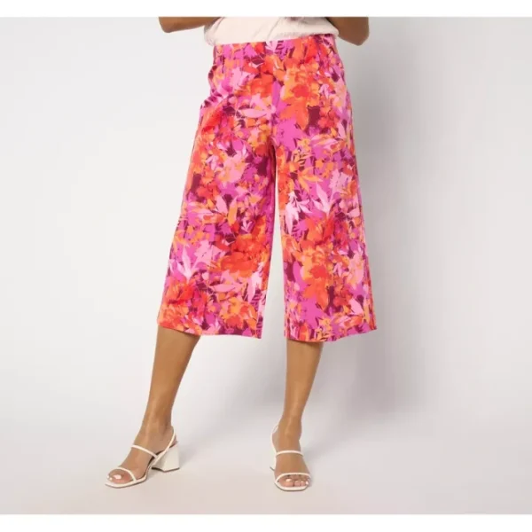 Fashion<Isaac Mizrahi Live! Petite 24/7 Stretch Wide Leg Capri Pant - a world of fashionable women's clothing, including a wide selection of dresses and trendy accessories.