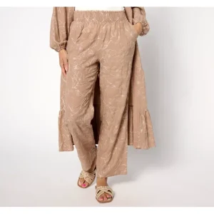 Isaac Mizrahi Live! Petite Bridgehampton Pull On Pants - a world of fashionable women's clothing, including a wide selection of dresses and trendy accessories.> Hat