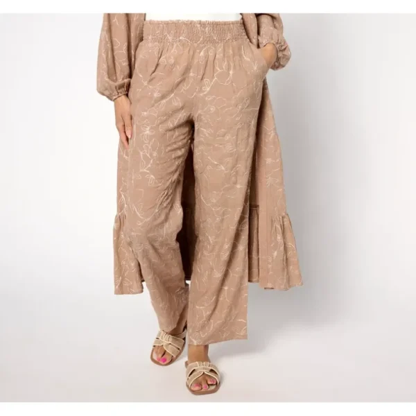 Isaac Mizrahi Live! Petite Bridgehampton Pull On Pants - a world of fashionable women's clothing, including a wide selection of dresses and trendy accessories.> Hat