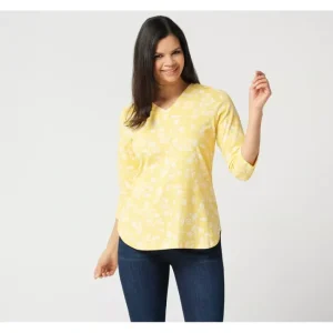 Fashion<Printed 3/4 Sleeve V-neck Top - a world of fashionable women's clothing, including a wide selection of dresses and trendy accessories.