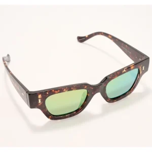 Prive Revaux Island Girl Polarized Sunglasses - a world of fashionable women's clothing, including a wide selection of dresses and trendy accessories.> Coats