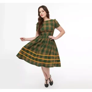 Unique Vintage 1950s Plaid Cotton Swing Dress - a world of fashionable women's clothing, including a wide selection of dresses and trendy accessories.> Hat